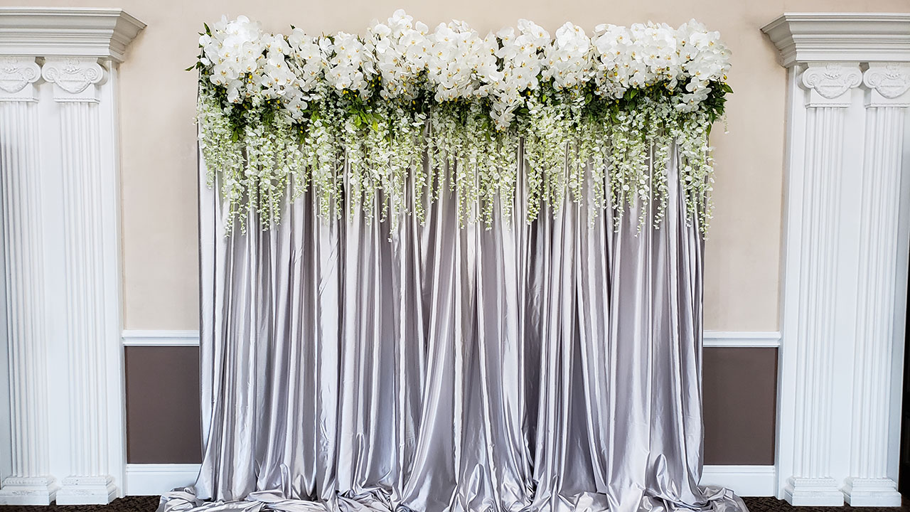 Looking for the perfect wedding? Call on Fabulous Events to supply all of your event rentals. We have table linens, runners, uplighting, pipe and drape, napkins and more for your event rental.