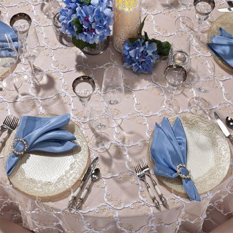 Gold Grandeur Overlay shown over our Cameo Shantung Table Linen