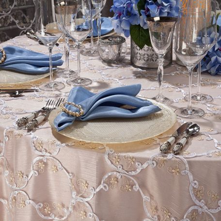 Gold Grandeur Overlay shown over our Cameo Shantung Table Linen