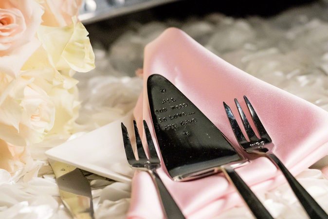 Linen rental for wedding cake table
