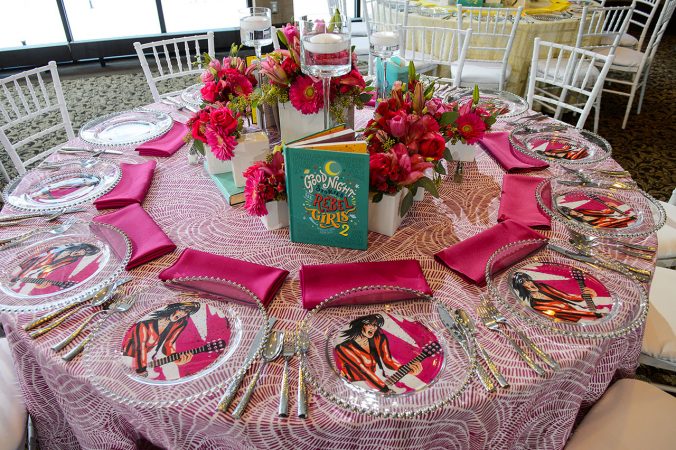 Rent Specialty Tablecloth Linens from Fabulous Events. Nationwide Shipping available for all linens.